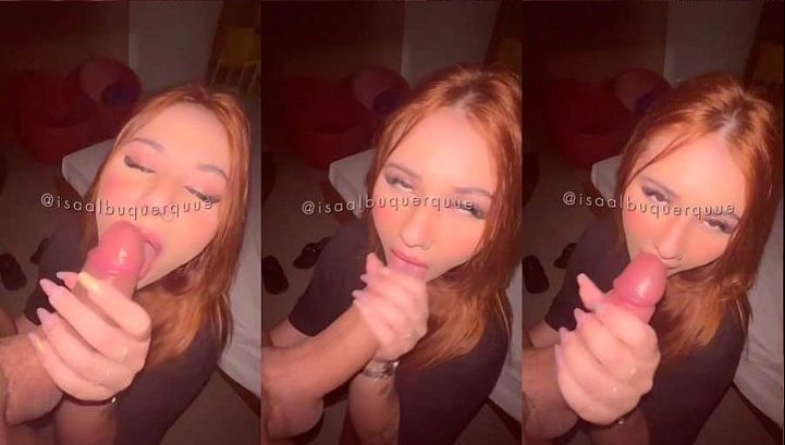 Isa Albuquerque mamando com tesão e levando pica na buceta de quatro